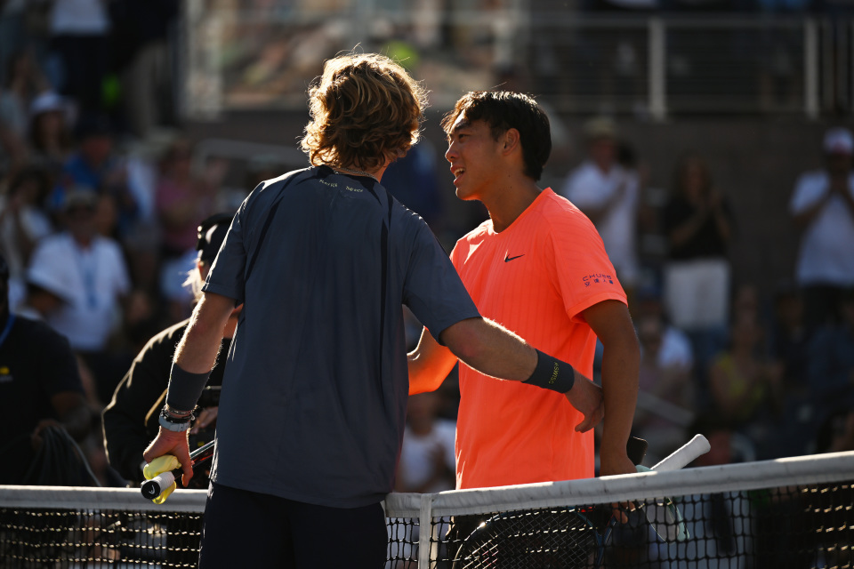 BU, 新华社记者 BU, 新华社记者