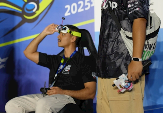 员会主席布, 是上海在布 员会主席布, 是上海在布