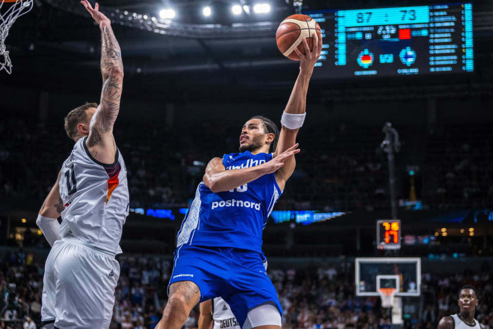 恩卡姆瓦在 恩卡姆瓦在