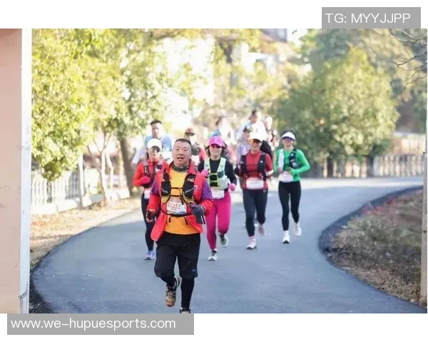 2025“奔驰江淮”和美村庄健康跑（颍州西湖站）鸣枪开跑